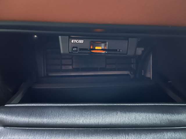 三菱 アウトランダーＰＨＥＶ ＰＨＥＶ ２．４ Ｐ ４ＷＤ R4年 (東海) 99