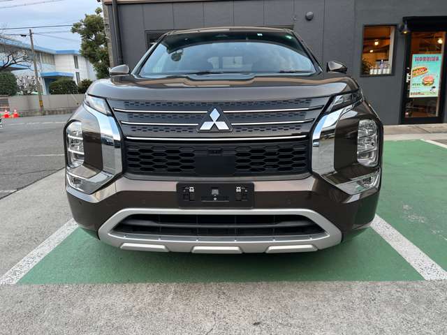 三菱 アウトランダーＰＨＥＶ ＰＨＥＶ ２．４ Ｐ ４ＷＤ R4年 (東海) 99