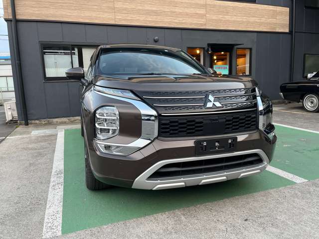 三菱 アウトランダーＰＨＥＶ ＰＨＥＶ ２．４ Ｐ ４ＷＤ R4年 (東海) 99