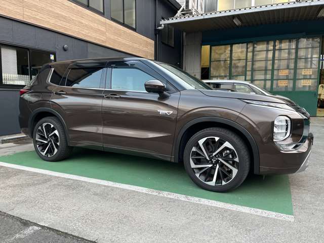 三菱 アウトランダーＰＨＥＶ ＰＨＥＶ ２．４ Ｐ ４ＷＤ R4年 (東海) 99