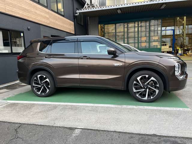 三菱 アウトランダーＰＨＥＶ ＰＨＥＶ ２．４ Ｐ ４ＷＤ R4年 (東海) 99