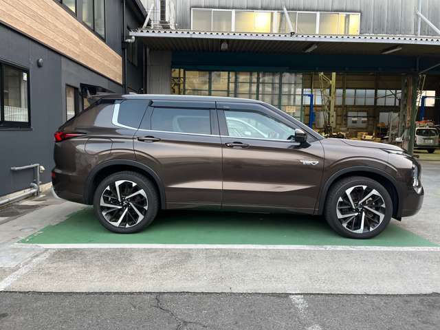 三菱 アウトランダーＰＨＥＶ ＰＨＥＶ ２．４ Ｐ ４ＷＤ R4年 (東海) 99