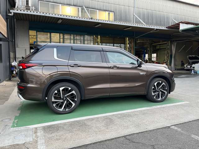 三菱 アウトランダーＰＨＥＶ ＰＨＥＶ ２．４ Ｐ ４ＷＤ R4年 (東海) 99