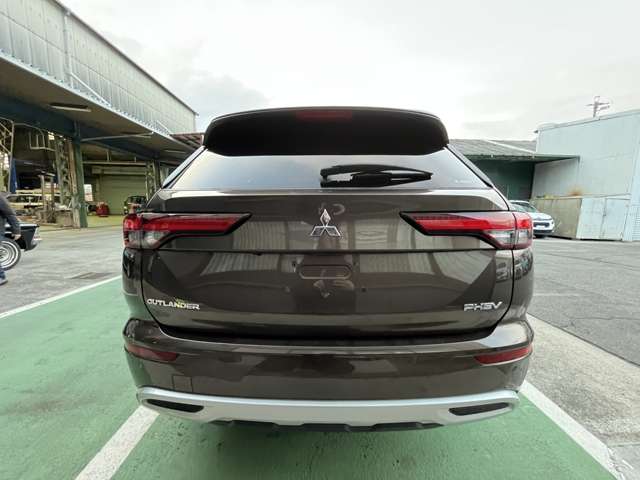 三菱 アウトランダーＰＨＥＶ ＰＨＥＶ ２．４ Ｐ ４ＷＤ R4年 (東海) 99
