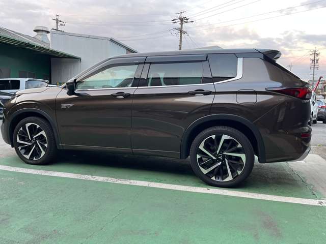 三菱 アウトランダーＰＨＥＶ ＰＨＥＶ ２．４ Ｐ ４ＷＤ R4年 (東海) 99