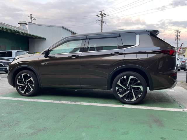 三菱 アウトランダーＰＨＥＶ ＰＨＥＶ ２．４ Ｐ ４ＷＤ R4年 (東海) 99