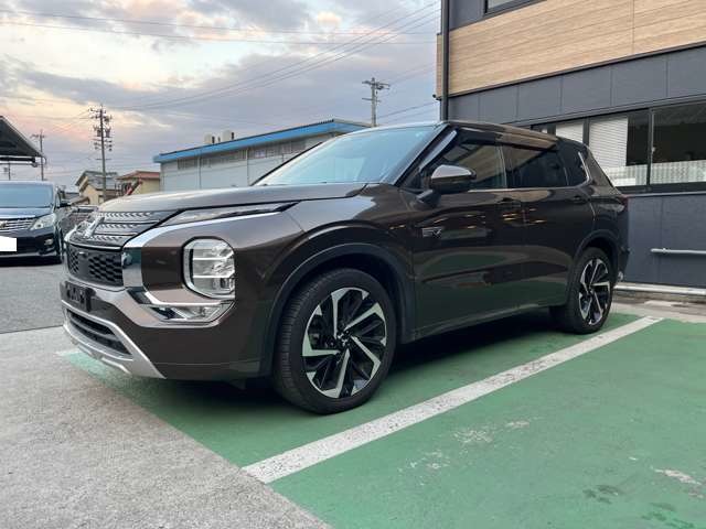 三菱 アウトランダーＰＨＥＶ ＰＨＥＶ ２．４ Ｐ ４ＷＤ R4年 (東海) 99