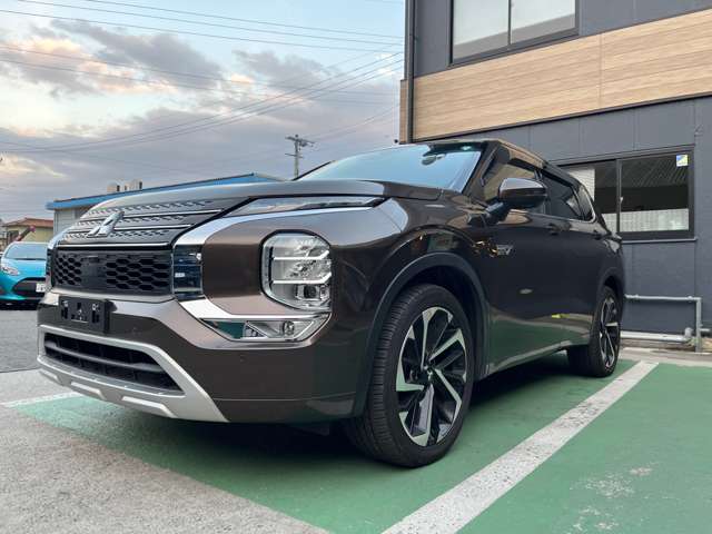 三菱 アウトランダーＰＨＥＶ ＰＨＥＶ ２．４ Ｐ ４ＷＤ R4年 (東海) 99