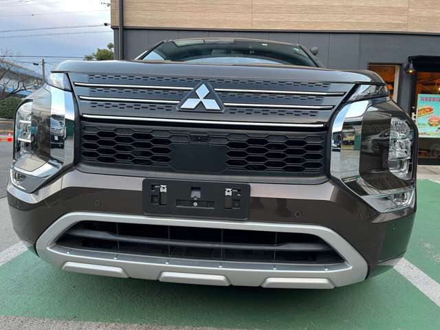 三菱 アウトランダーＰＨＥＶ ＰＨＥＶ ２．４ Ｐ ４ＷＤ R4年 (東海) 99