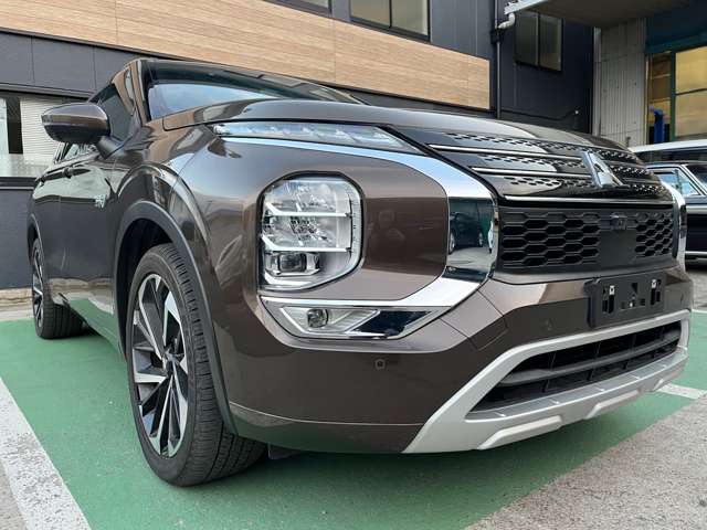 三菱 アウトランダーＰＨＥＶ ＰＨＥＶ ２．４ Ｐ ４ＷＤ R4年 (東海) 99
