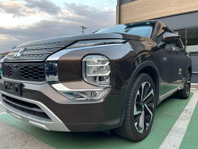 三菱 アウトランダーＰＨＥＶ ＰＨＥＶ ２．４ Ｐ ４ＷＤ R4年 (東海) 99
