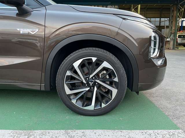 三菱 アウトランダーＰＨＥＶ ＰＨＥＶ ２．４ Ｐ ４ＷＤ R4年 (東海) 99