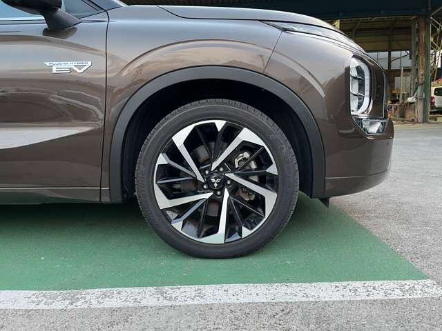 三菱 アウトランダーＰＨＥＶ ＰＨＥＶ ２．４ Ｐ ４ＷＤ R4年 (東海) 99