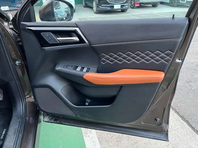 三菱 アウトランダーＰＨＥＶ ＰＨＥＶ ２．４ Ｐ ４ＷＤ R4年 (東海) 99