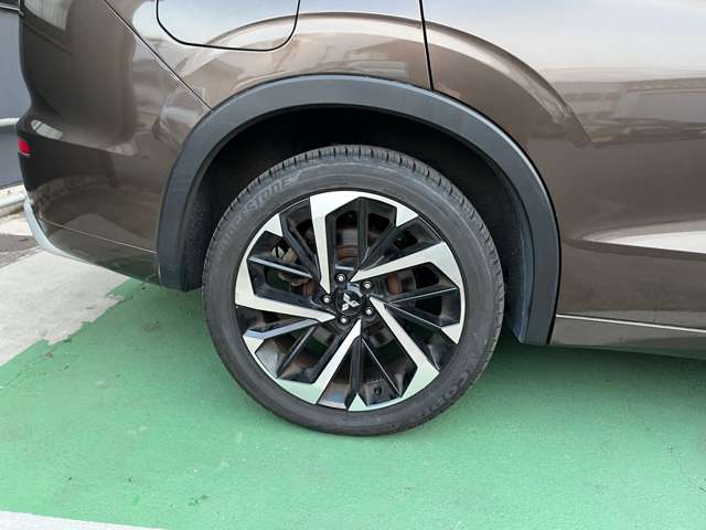 三菱 アウトランダーＰＨＥＶ ＰＨＥＶ ２．４ Ｐ ４ＷＤ R4年 (東海) 99