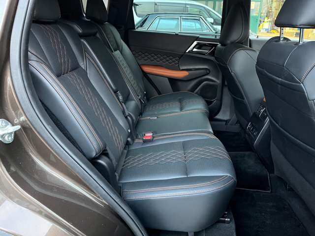 三菱 アウトランダーＰＨＥＶ ＰＨＥＶ ２．４ Ｐ ４ＷＤ R4年 (東海) 99