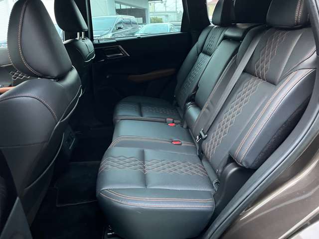 三菱 アウトランダーＰＨＥＶ ＰＨＥＶ ２．４ Ｐ ４ＷＤ R4年 (東海) 99