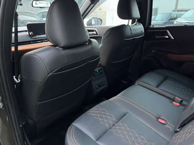 三菱 アウトランダーＰＨＥＶ ＰＨＥＶ ２．４ Ｐ ４ＷＤ R4年 (東海) 99