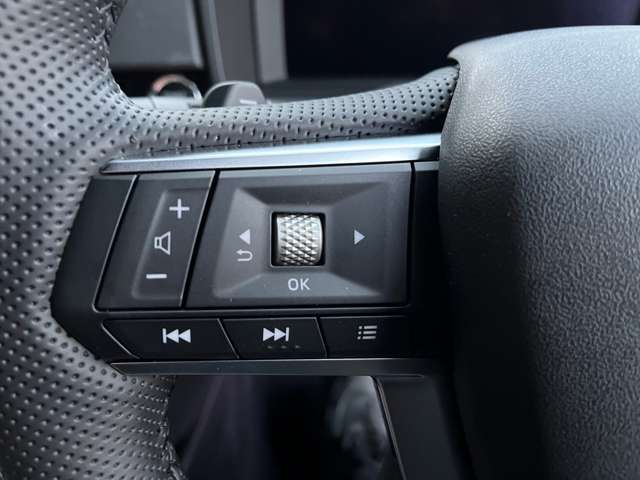 三菱 アウトランダーＰＨＥＶ ＰＨＥＶ ２．４ Ｐ ４ＷＤ R4年 (東海) 99