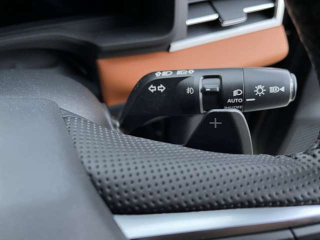 三菱 アウトランダーＰＨＥＶ ＰＨＥＶ ２．４ Ｐ ４ＷＤ R4年 (東海) 99