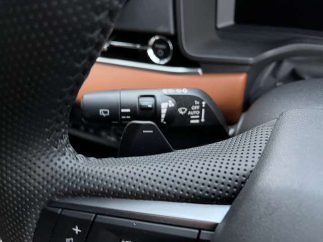 三菱 アウトランダーＰＨＥＶ ＰＨＥＶ ２．４ Ｐ ４ＷＤ R4年 (東海) 99