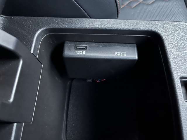 三菱 アウトランダーＰＨＥＶ ＰＨＥＶ ２．４ Ｐ ４ＷＤ R4年 (東海) 99