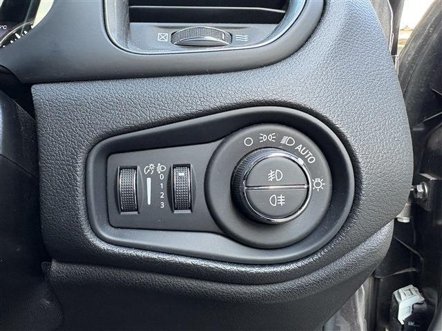 ジープ レネゲード リミテッド R3年 (東北) 99