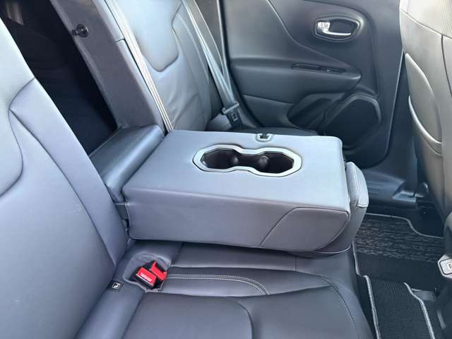 ジープ レネゲード リミテッド R3年 (東北) 99