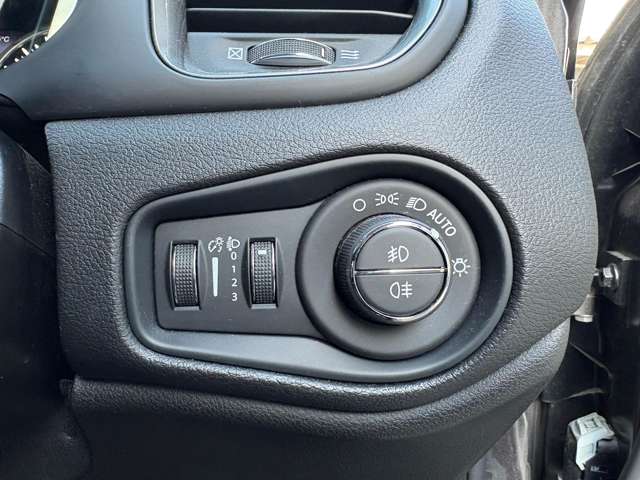 ジープ レネゲード リミテッド R3年 (東北) 99