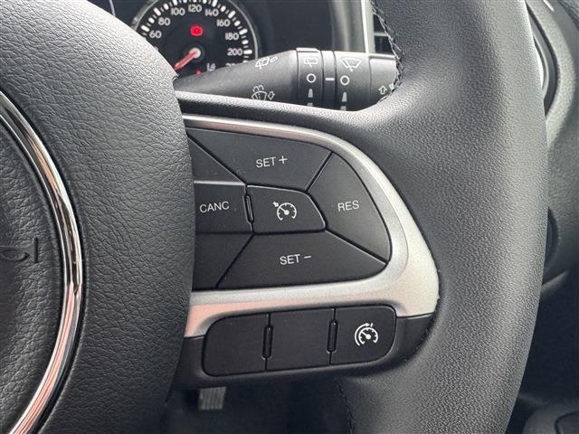 ジープ レネゲード ロンジチュード R2年 (東北) 99