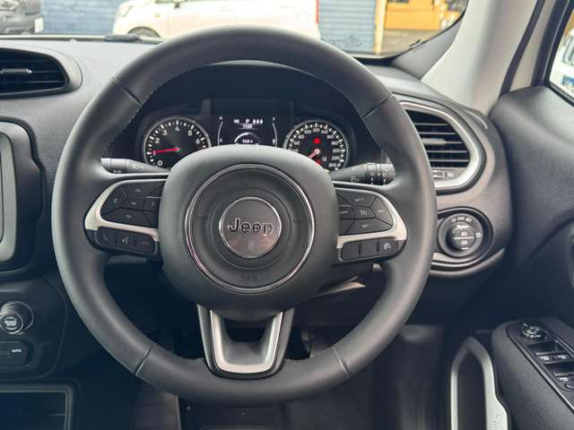 ジープ レネゲード ロンジチュード R2年 (東北) 99