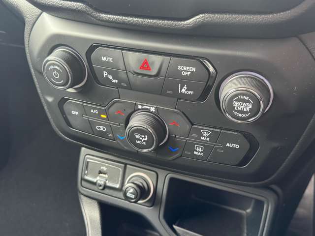 ジープ レネゲード ロンジチュード R2年 (東北) 99