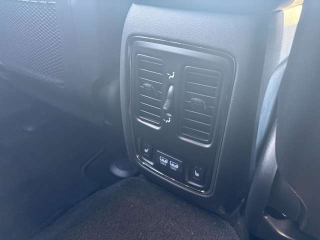 ジープ グランドチェロキー リミテッド ４ＷＤ R2年 (東北) 99