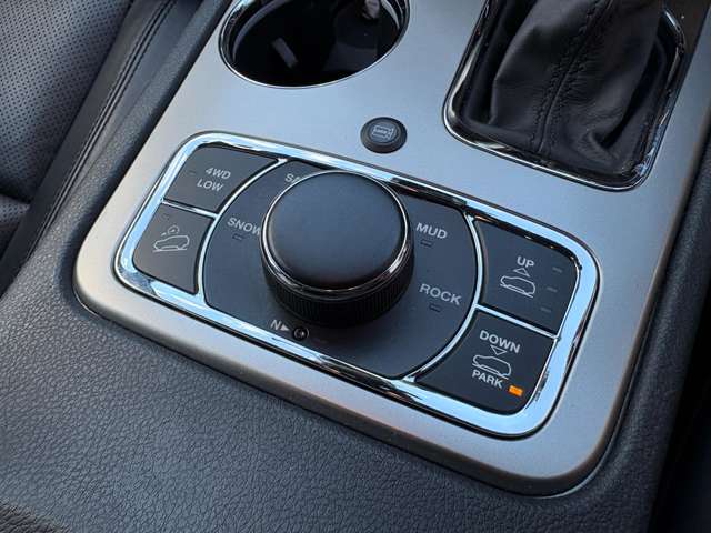 ジープ グランドチェロキー リミテッド ４ＷＤ R2年 (東北) 99