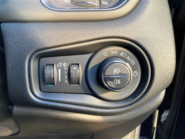 ジープ レネゲード リミテッド R2年 (東北) 99