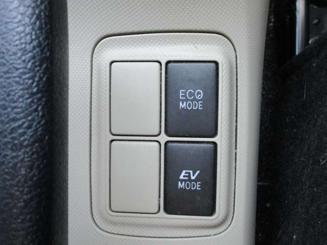 トヨタ アクア １．５ Ｇ H25年 (中国) 99