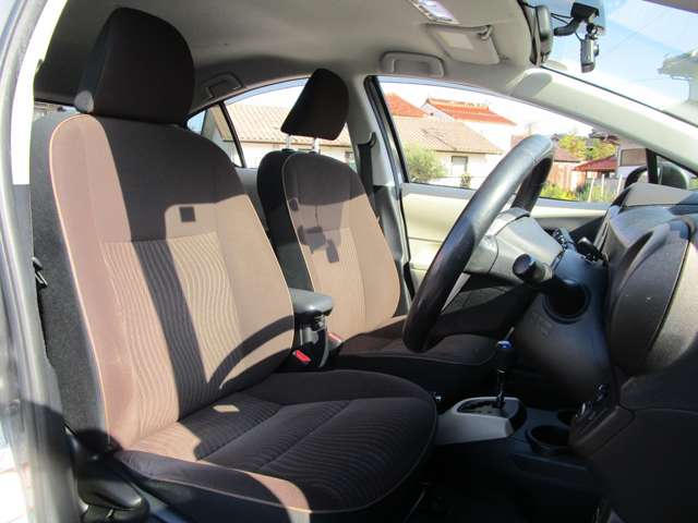 トヨタ アクア １．５ Ｇ H25年 (中国) 99