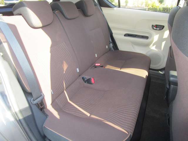 トヨタ アクア １．５ Ｇ H25年 (中国) 99