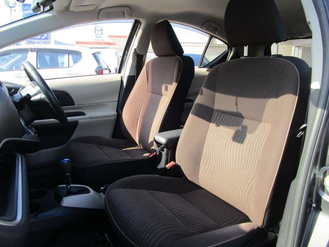 トヨタ アクア １．５ Ｇ H25年 (中国) 99