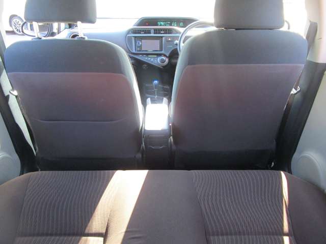 トヨタ アクア １．５ Ｇ H25年 (中国) 99