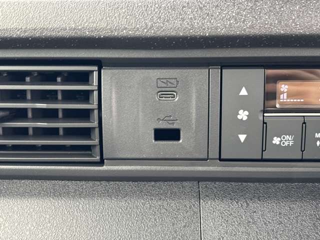 ホンダ Ｎ　ＢＯＸ カスタム ６６０ R7年 (近畿) 99