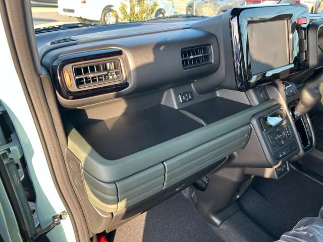 スズキ スペーシア ６６０ ギア ハイブリッド ＸＺ R6年 (九州・沖縄) 99