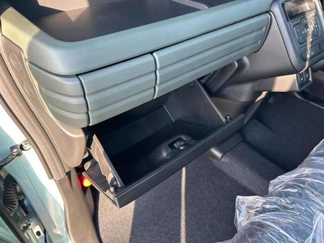 スズキ スペーシア ６６０ ギア ハイブリッド ＸＺ R6年 (九州・沖縄) 99