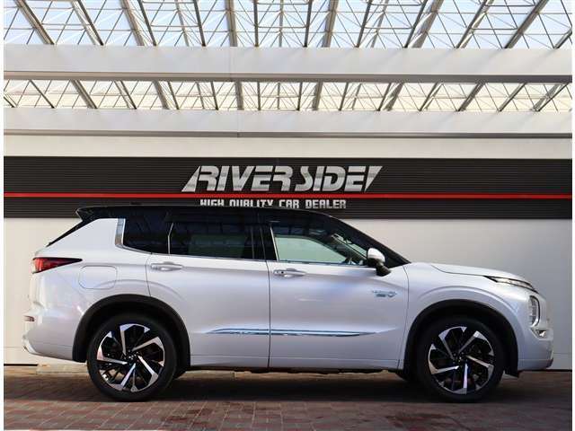 三菱 アウトランダーＰＨＥＶ ＰＨＥＶ ２．４ Ｐ ４ＷＤ R4年 (関東) 99