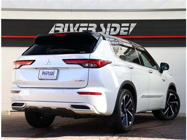 三菱 アウトランダーＰＨＥＶ ＰＨＥＶ ２．４ Ｐ ４ＷＤ R4年 (関東) 99