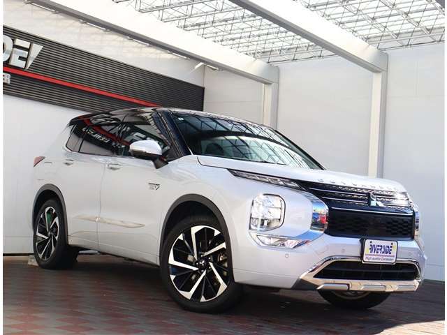 三菱 アウトランダーＰＨＥＶ ＰＨＥＶ ２．４ Ｐ ４ＷＤ R4年 (関東) 99