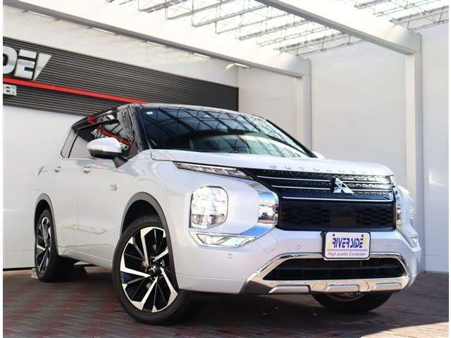 三菱 アウトランダーＰＨＥＶ ＰＨＥＶ ２．４ Ｐ ４ＷＤ R4年 (関東) 99