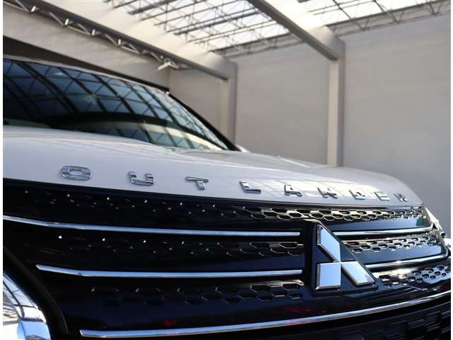 三菱 アウトランダーＰＨＥＶ ＰＨＥＶ ２．４ Ｐ ４ＷＤ R4年 (関東) 99