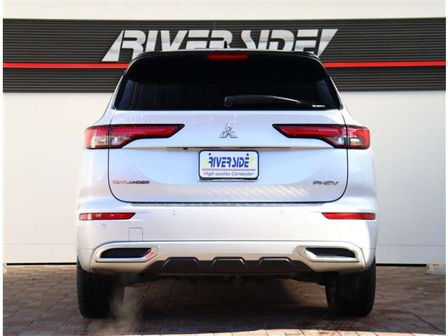 三菱 アウトランダーＰＨＥＶ ＰＨＥＶ ２．４ Ｐ ４ＷＤ R4年 (関東) 99