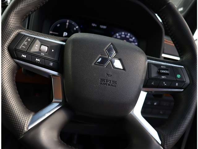 三菱 アウトランダーＰＨＥＶ ＰＨＥＶ ２．４ Ｐ ４ＷＤ R4年 (関東) 99
